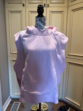 Lululemon Scuba Pullover Sleeveless Hoodie
Strawberry Milkshake